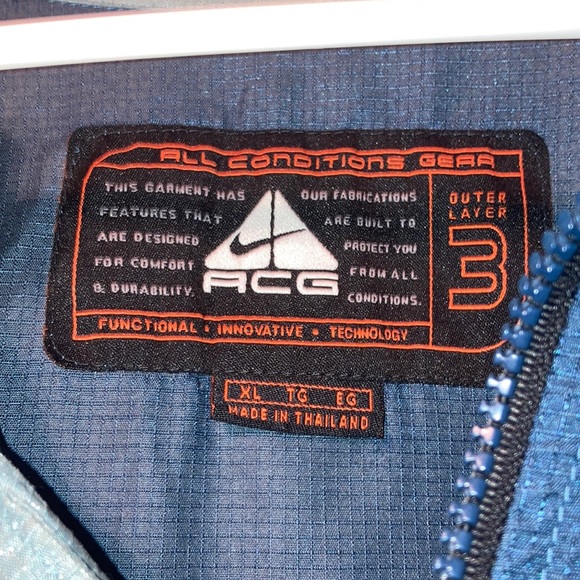 Vintage Nike ACG Windbreaker - Picture 3 of 4